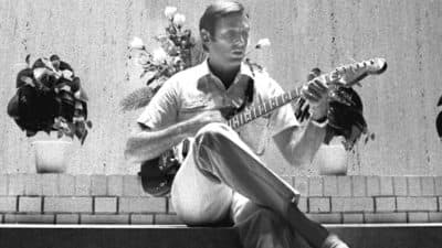 &quot;Murph the Surf,&quot; famous criminal and the mastermind behind the &quot;Star of India&quot; jewel theft, plays guitar in the Raiford Prison chapel. (Tim Chapman/Getty Images)